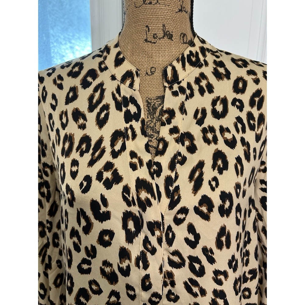 Chicos Blouse Animal Print Mob Wife Long Bishops Sleeves Vneck‎ Size 1 (Med)